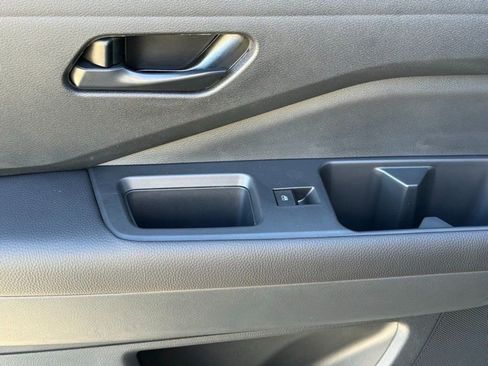 Certified 2025 Nissan Pathfinder SV w/ Black Appearance Package image 18