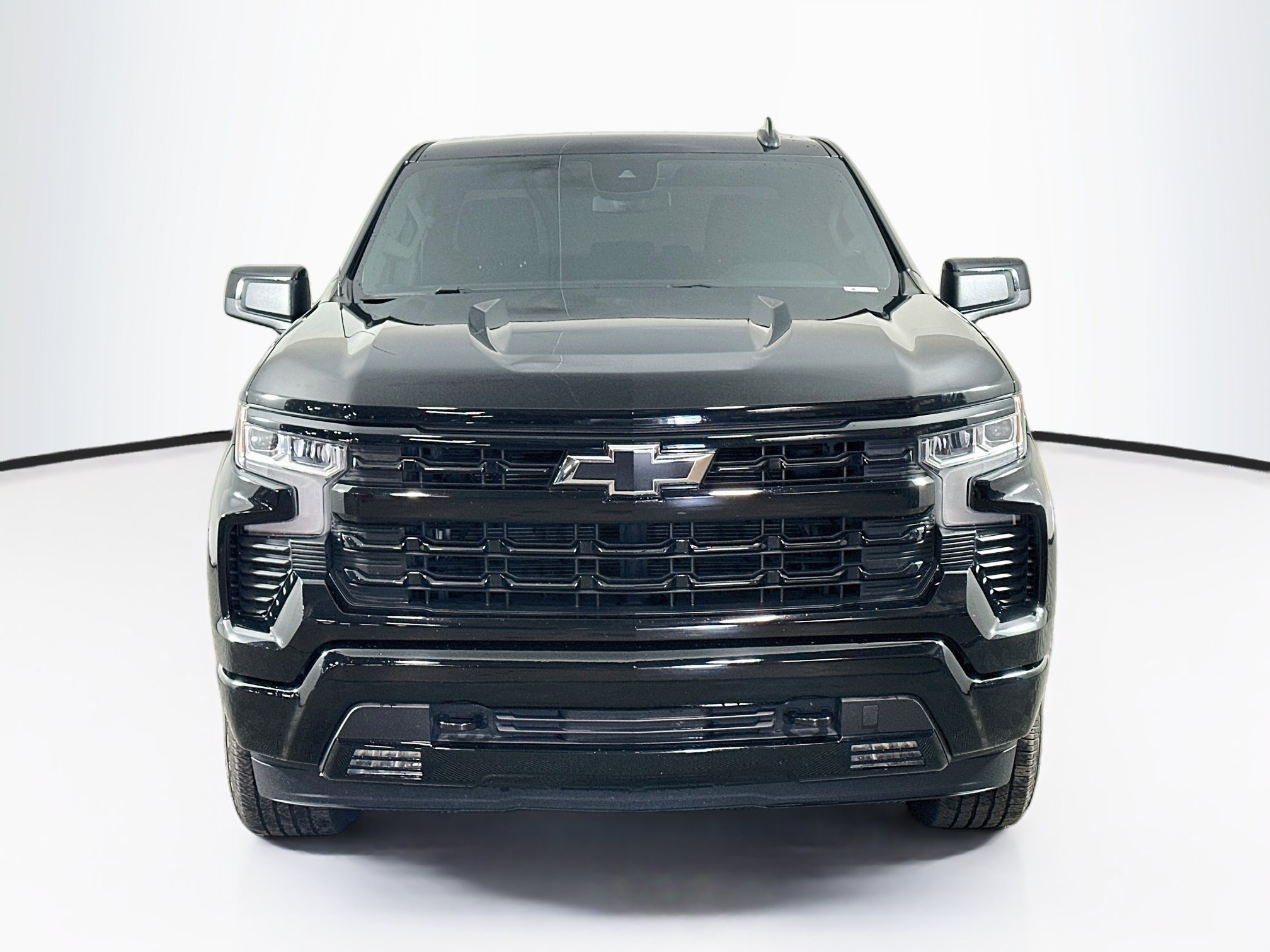 Used 2022 Chevrolet Silverado 1500 RST w/ Z71 Off-Road Package AWD/4WD image 2