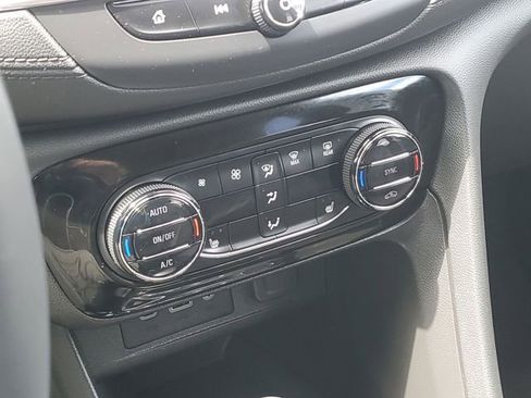 Used 2022 Buick Encore GX Select AWD/4WD image 20