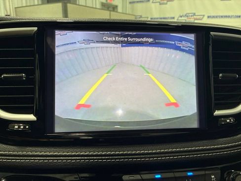 Used 2025 Chrysler Pacifica Limited FWD image 27