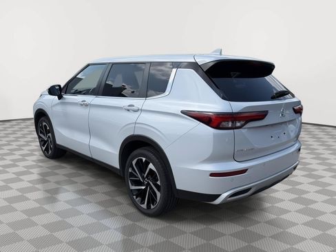 Used 2024 Mitsubishi Outlander SE FWD image 5