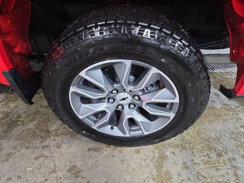 Used 2021 Chevrolet Silverado 1500 RST w/ Z71 Off-Road Package image 34