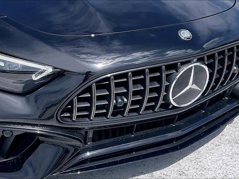 Used 2023 Mercedes-Benz SL 63 AMG 4MATIC w/ Driver Assistance Package image 27