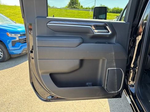 New 2026 Chevrolet Silverado 2500 LTZ w/ LTZ Convenience Package AWD/4WD image 22
