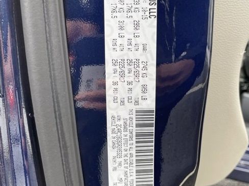 Used 2016 Chrysler Town & Country Touring image 34