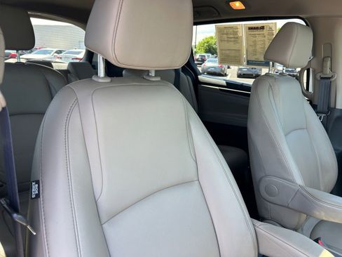 Used 2022 Honda Odyssey EX-L image 17