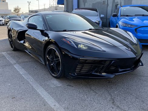 Used 2022 Chevrolet Corvette Stingray Coupe w/ Z51 Performance Package RWD image 7