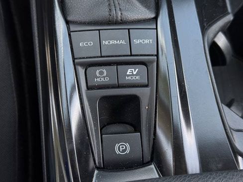 Used 2025 Toyota Camry LE FWD image 21