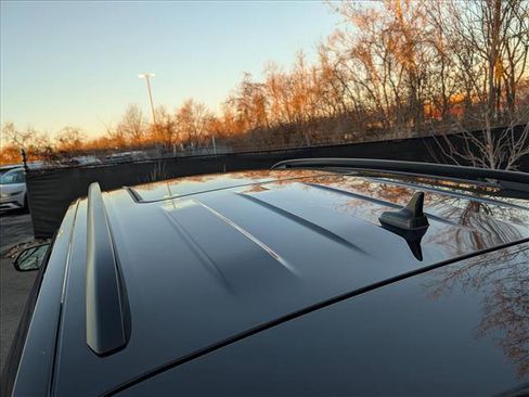 Used 2023 Volkswagen Atlas SE w/ Panoramic Sunroof Package image 24