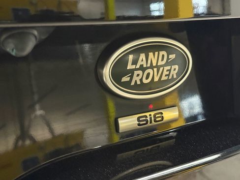 Used 2019 Land Rover Discovery SE image 13