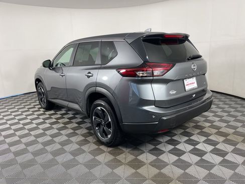 Used 2025 Nissan Rogue SV AWD/4WD image 12