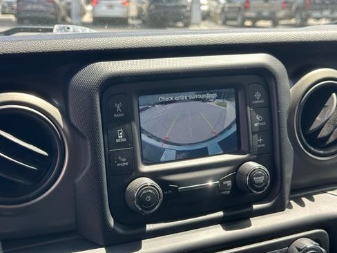 Used 2018 Jeep Wrangler Unlimited Sport AWD/4WD image 23