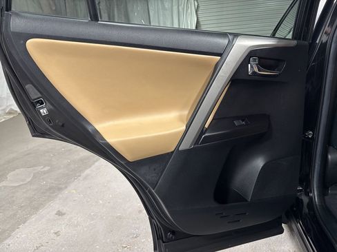 Used 2018 Toyota RAV4 XLE FWD image 13