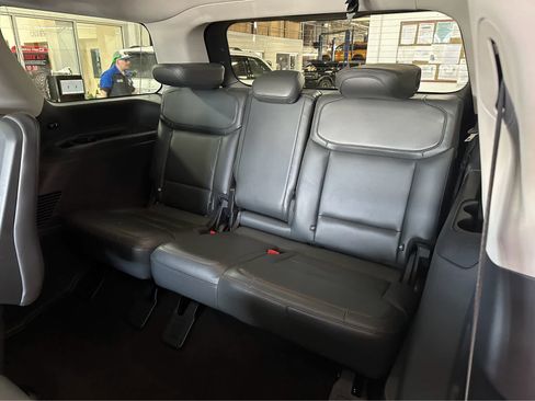 Certified 2025 Ford Expedition Active image 38