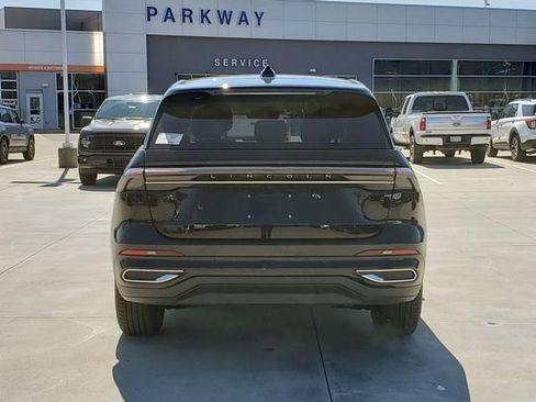 New 2026 Lincoln Nautilus Premier AWD/4WD image 7