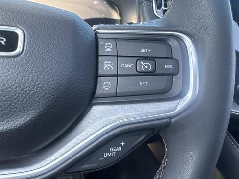Used 2023 Jeep Wagoneer Series II AWD/4WD image 15