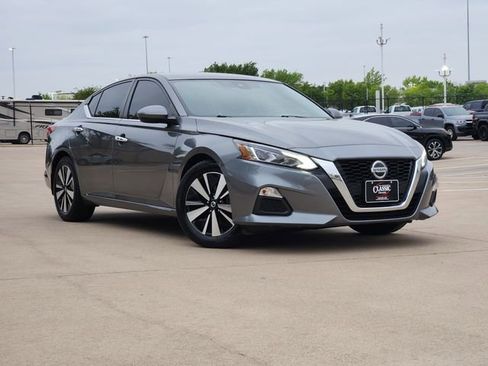 Used 2022 Nissan Altima 2.5 SV FWD image 2
