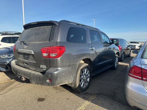 Used 2014 Toyota Sequoia Platinum image 3