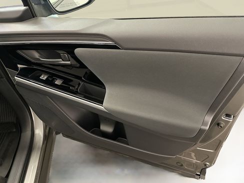 Used 2023 Subaru Solterra AWD image 33