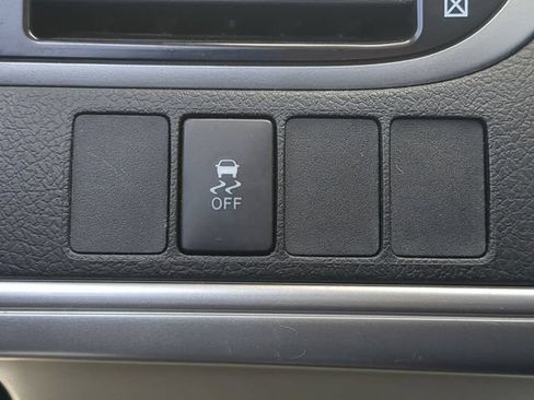 Used 2012 Toyota Camry LE FWD image 21