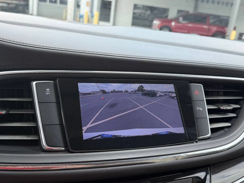 Used 2020 Buick Enclave Essence FWD image 23