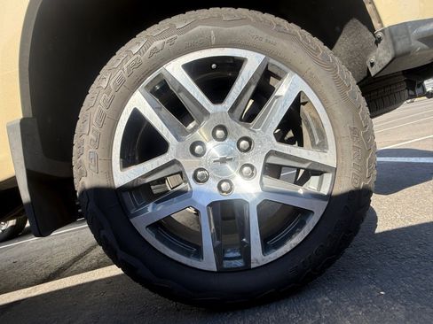 Used 2023 Chevrolet Colorado Z71 w/ Z71 Convenience Package 2 image 6