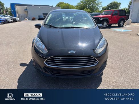 Used 2019 Ford Fiesta SE FWD image 2