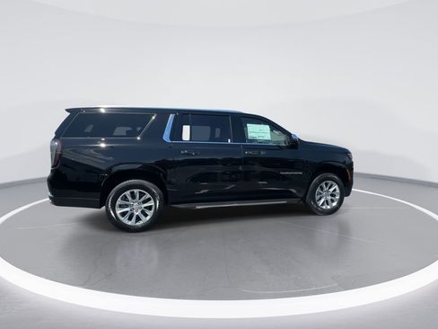 New 2026 Chevrolet Suburban Premier AWD/4WD image 9