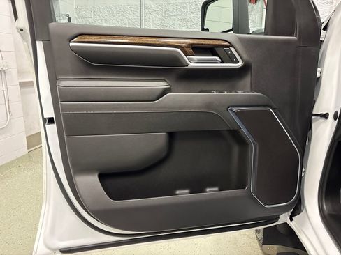 Used 2024 GMC Sierra 3500 SLE w/ SLE Value Package AWD/4WD image 16