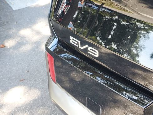 Used 2024 Kia EV9 GT-Line AWD/4WD image 30