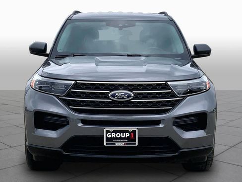 Used 2023 Ford Explorer XLT RWD image 4