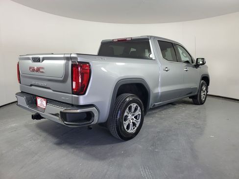 Used 2024 GMC Sierra 1500 SLT AWD/4WD image 4
