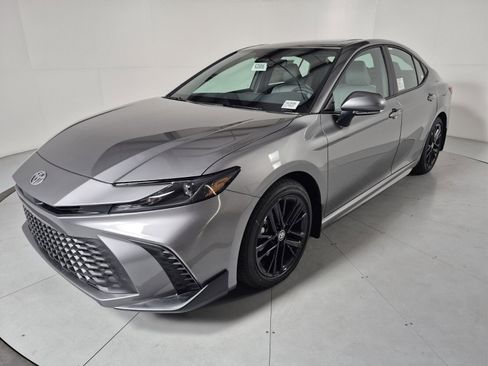 New 2026 Toyota Camry Hybrid image 1
