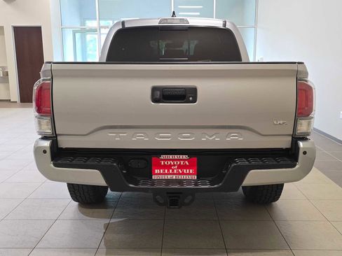 Certified 2022 Toyota Tacoma TRD Sport w/ TRD Premium Sport Package AWD/4WD image 5