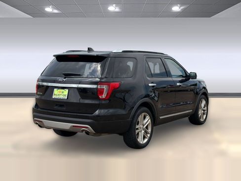Used 2017 Ford Explorer Limited w/ Equipment Group 301A FWD image 8
