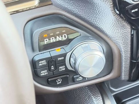 Used 2025 RAM 1500 Limited AWD/4WD image 16