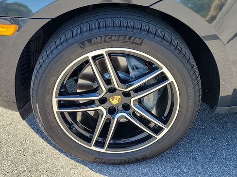 Certified 2021 Porsche Macan S AWD/4WD image 12