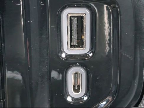 Used 2022 Chevrolet Silverado 1500 ZR2 image 20