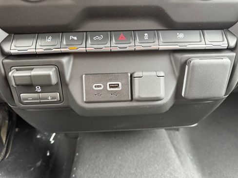 New 2026 Chevrolet Silverado 2500 Custom w/ Custom Value Package AWD/4WD image 17