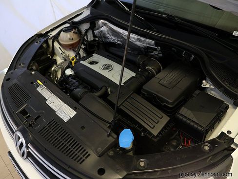 Used 2017 Volkswagen Tiguan Wolfsburg Edition AWD/4WD image 36