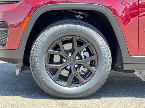 Certified 2024 Jeep Grand Cherokee Altitude AWD/4WD image 25