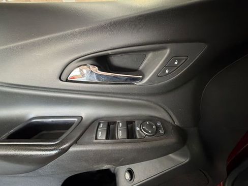 Used 2019 Chevrolet Equinox LT image 13