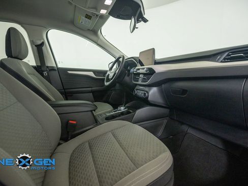 Used 2022 Ford Escape SE w/ SE Sport Appearance Package FWD image 43