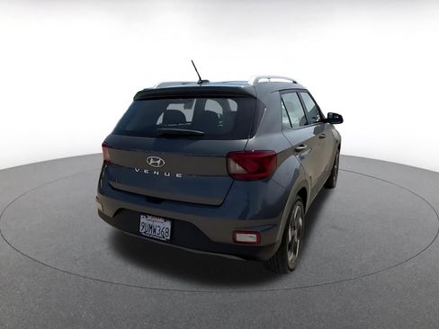 Used 2025 Hyundai Venue SEL FWD image 15