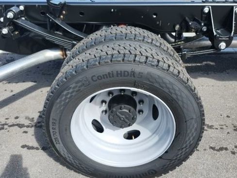 New 2026 Ford F450 XL w/ XL Chrome Package image 12