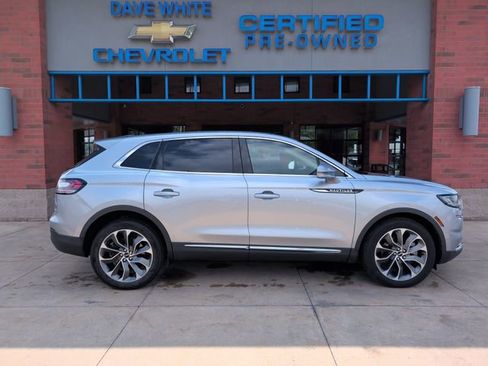 Used 2023 Lincoln Nautilus Reserve AWD/4WD image 10