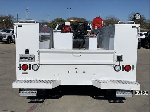 Used 2022 Ford F550 4x4 Regular Cab Super Duty image 7