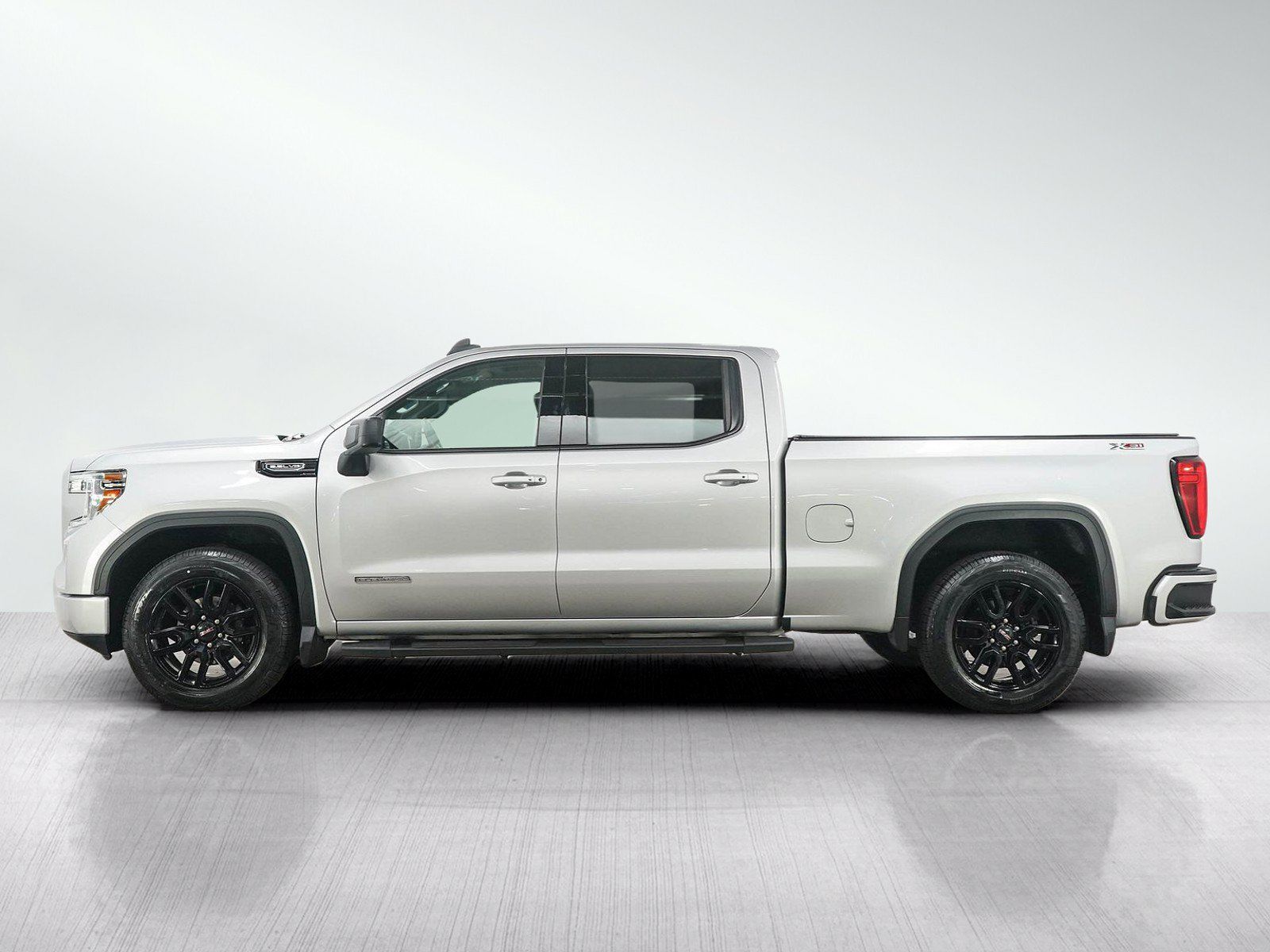 Used 2019 GMC Sierra 1500 Elevation w/ Elevation Value Package AWD/4WD image 2