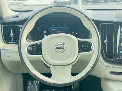 Certified 2022 Volvo XC60 B6 Inscription w/ Advanced Package image 16