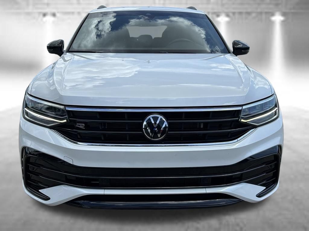 Certified 2023 Volkswagen Tiguan SE R-Line FWD image 8